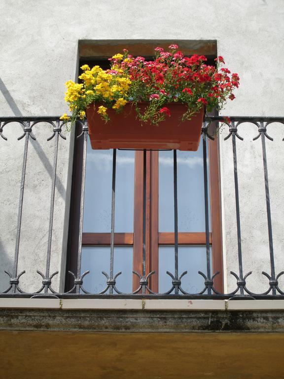 Bed and Breakfast La Casa Del Borgo Brissago-Valtravaglia Экстерьер фото