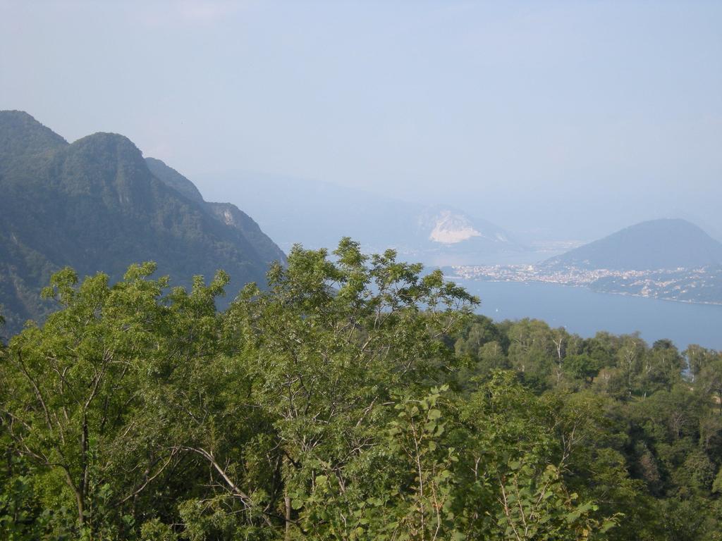 Bed and Breakfast La Casa Del Borgo Brissago-Valtravaglia Экстерьер фото