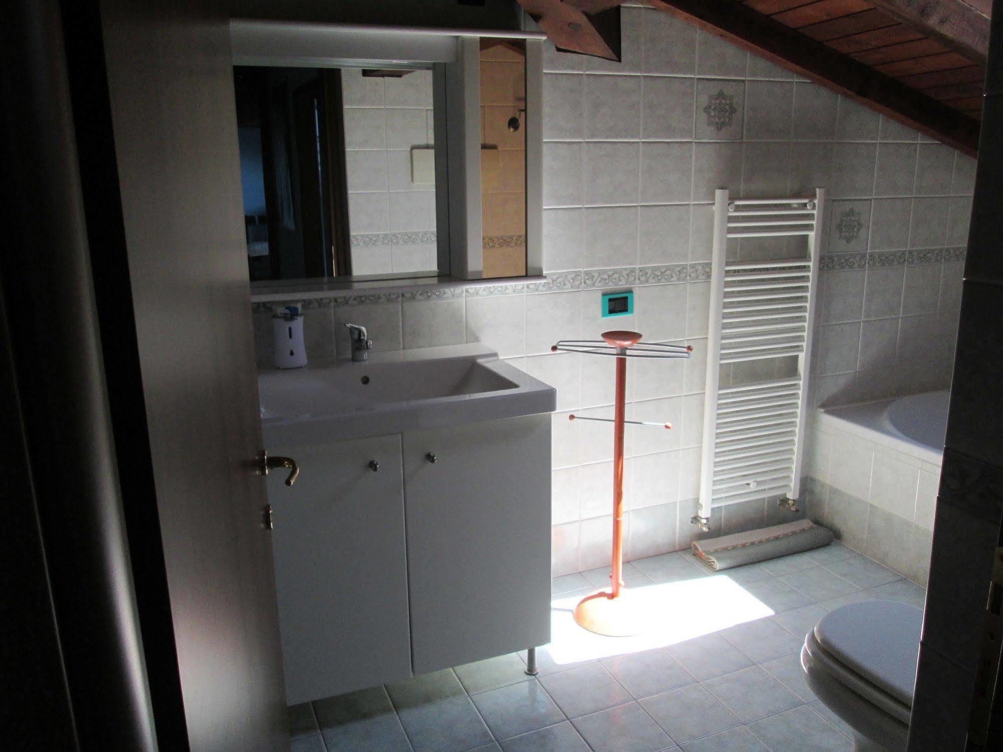 Bed and Breakfast La Casa Del Borgo Brissago-Valtravaglia Экстерьер фото