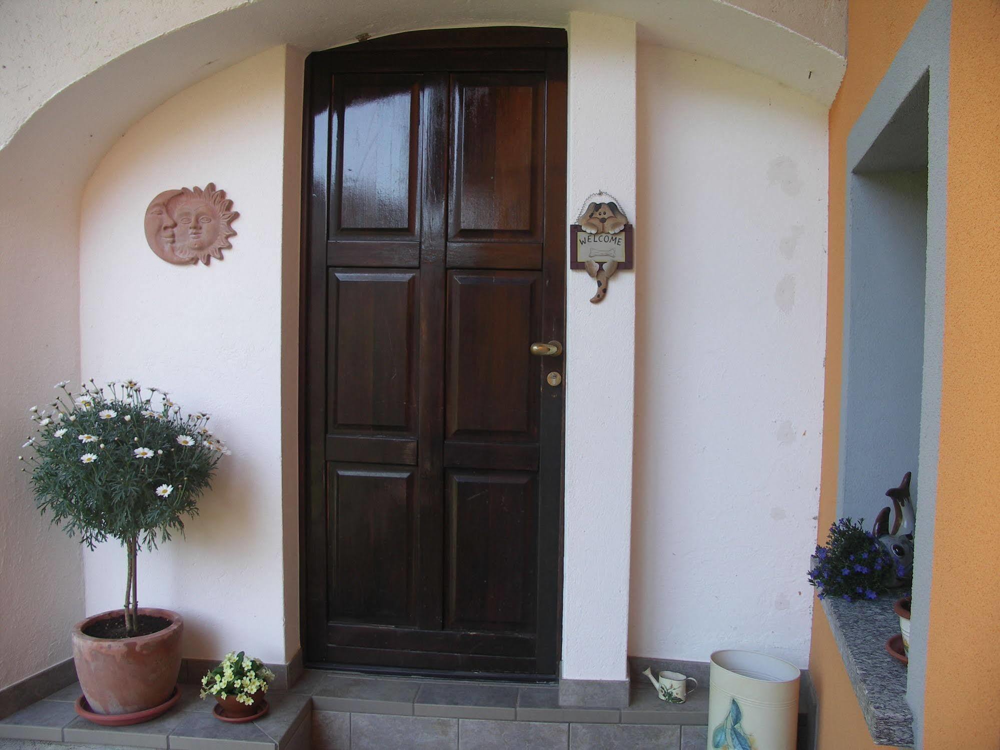 Bed and Breakfast La Casa Del Borgo Brissago-Valtravaglia Экстерьер фото