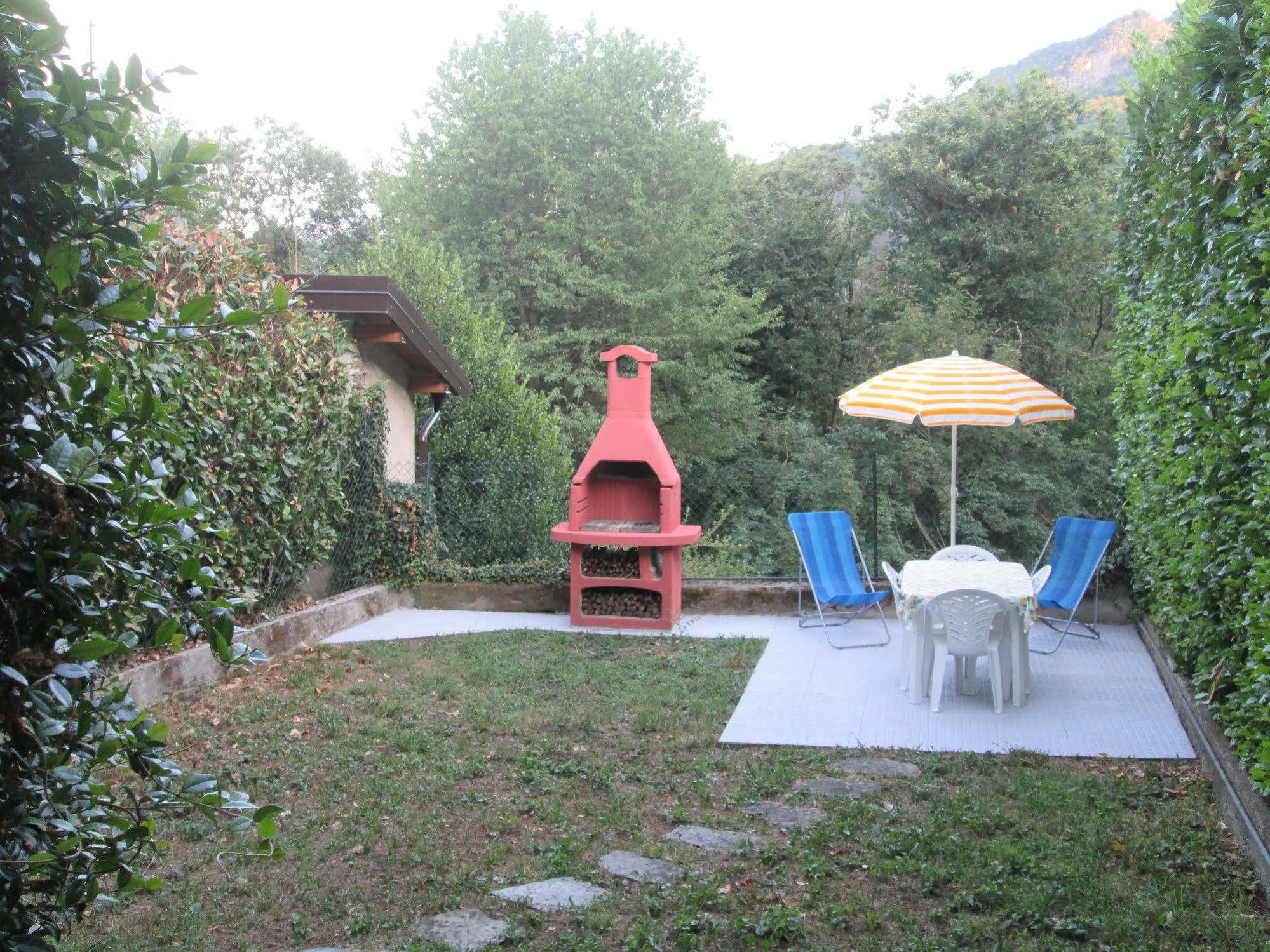 Bed and Breakfast La Casa Del Borgo Brissago-Valtravaglia Экстерьер фото